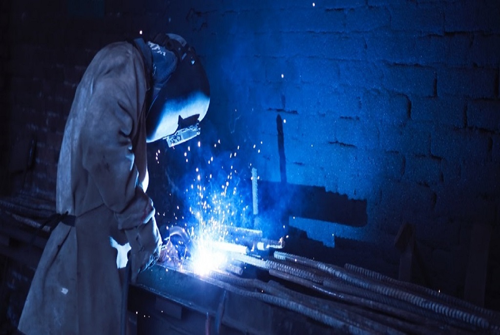 A-man-welding